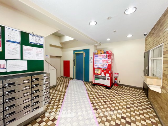 【Lobby】　◆ロビー◆管理が行き届いたロビーは、毎日の行き帰りを気持ちよく迎えてくれる空間。住まい全体に安心感と清潔感を感じられます。