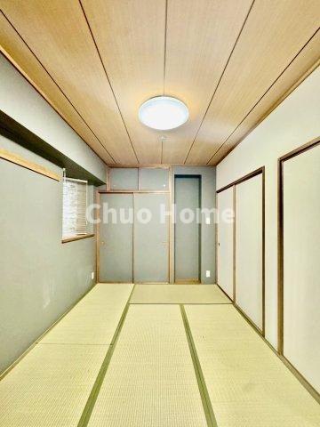 【和室】近年、和室が減ってきていますが見学中に聞きますとやはり人気が高いようです小さなお子様がいらっしゃる家庭では奥様の家事中にお子様のお昼寝場所にされているようです