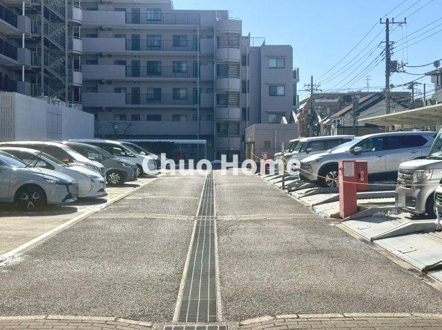 【敷地内駐車場】最新の空き状況や費用などの詳細は担当スタッフまでお問い合わせください。