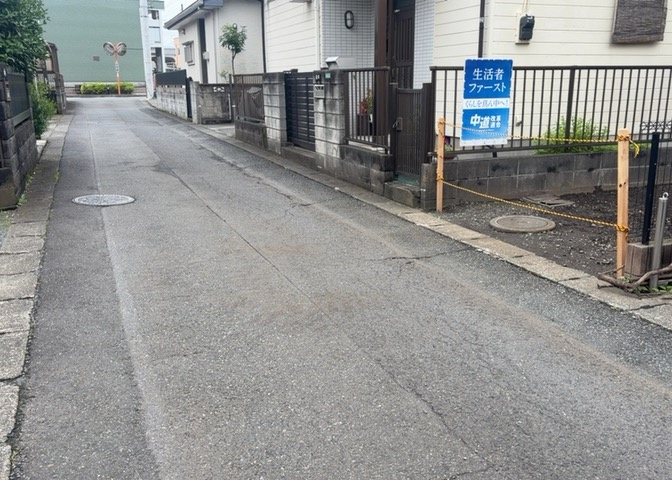 土地を買う際、住む地域の自治体や福祉の補助制度にも注目してみましょう。子供や老人の医療補助やゴミ出しのルールなど、自治体によってルールに大きな違いがあるため、暮らしやすい土地で判断するとよいでしょう。