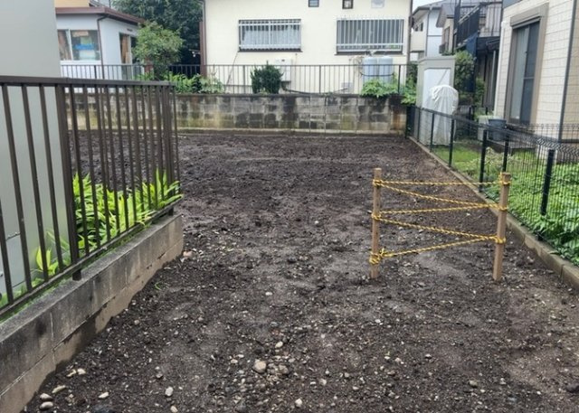 家を建てる前提で土地を探している場合、地盤の丈夫さは譲れない条件の一つです。地盤が脆弱だと追加工事が必要となります。また、過去に地盤沈下や液状化現象を起こした土地は、できるだけ避けた方がいいでしょう。