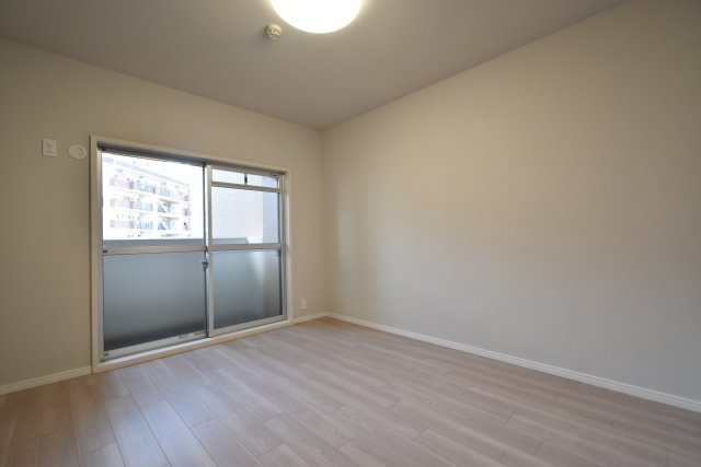 フローリング・クロス・建具・照明全て新調しているので、気持ちよくお住まいいただけます♪