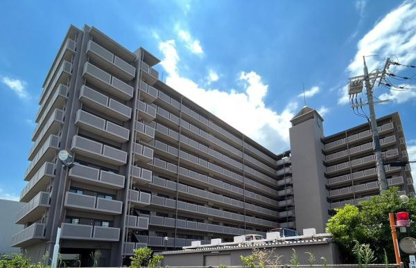 泉大津市春日町の中古マンションの外観