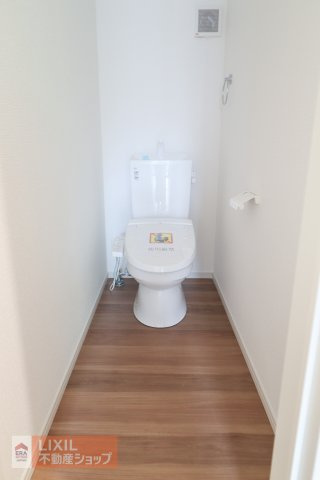 温水洗浄暖房便座を標準搭載しておりますので、清潔で快適にご使用いただけます。