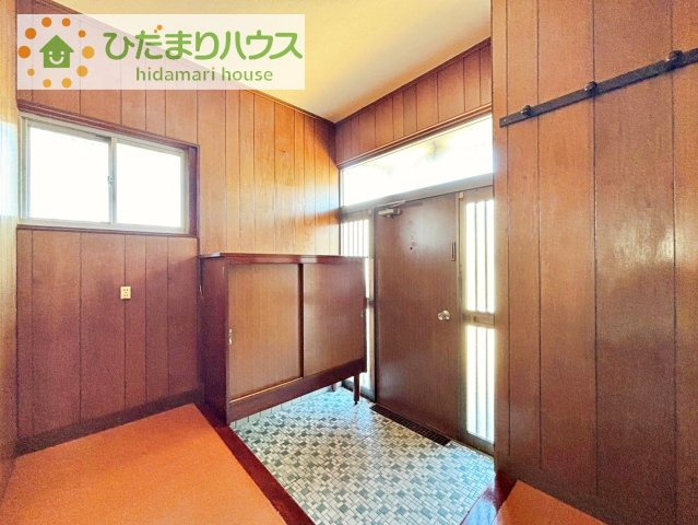 玄関がひろいので親子で並んで仲良く靴が履けますね(^^)/
