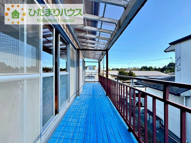 広々としたバルコニー。お洗濯物もぜーんぶ干せちゃいます！！