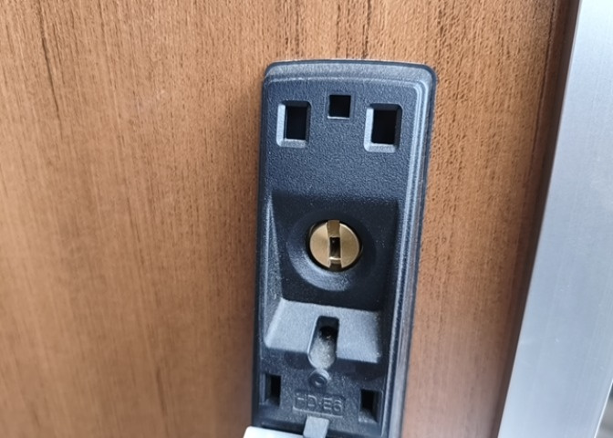 木造住宅とは土台、壁、柱など建築物の強度を支える構造体の材に木が使用されている構造を指します。構造体は建物の自重を支えるだけではなく風圧や水圧、積裁荷重などあらゆる衝撃に耐えるための基礎です。