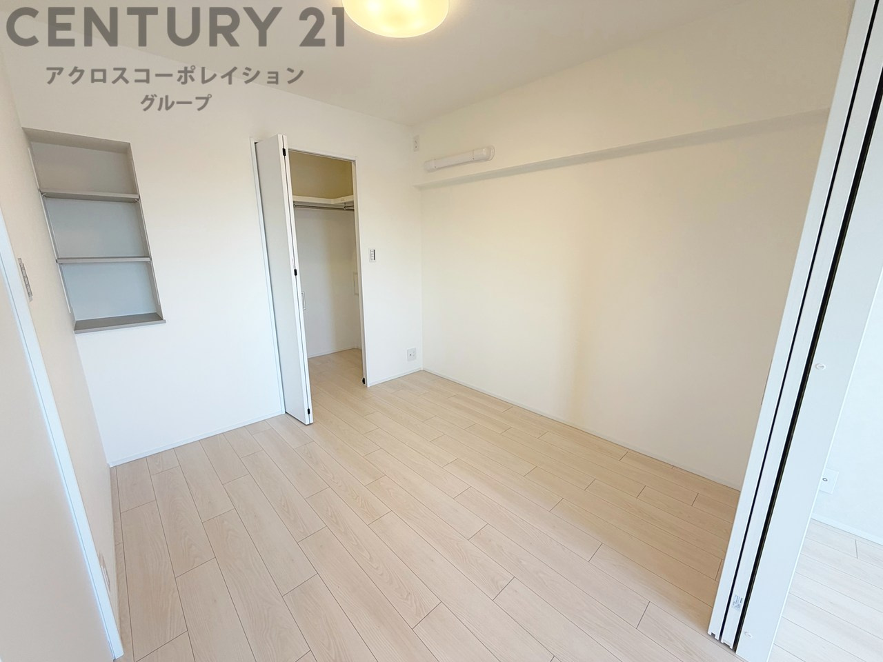 子供部屋…創造性や成長を促す遊びの空間を提供。学習や趣味に集中できる環境を整えます。個別のプライベートスペースは自己表現と自立心を育み、心地よい睡眠環境を整えリラックスできる場所を提供。