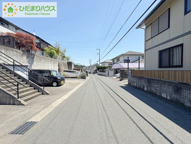 前面道路幅6ｍ☆車の出入りもラクラクできちゃいます(^^♪