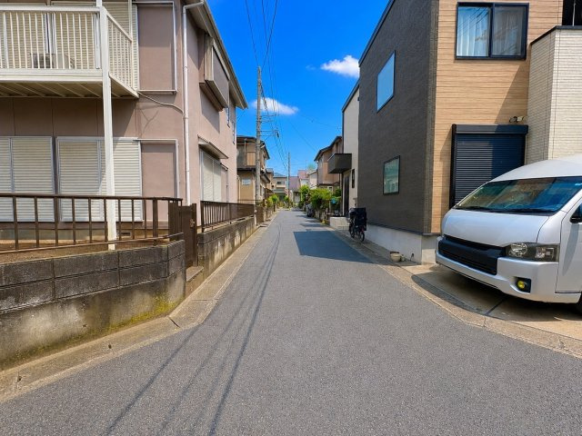 ■お好きなハウスメーカーで建築可能です！　■開放感ある南東角地！　■土地面積約30坪　■春日部市立緑小学校徒歩12分(900ｍ)・緑中学校徒歩18分(1400ｍ)