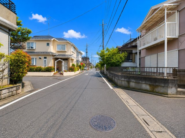 ■お好きなハウスメーカーで建築可能です！　■開放感ある南東角地！　■土地面積約30坪　■春日部市立緑小学校徒歩12分(900ｍ)・緑中学校徒歩18分(1400ｍ)