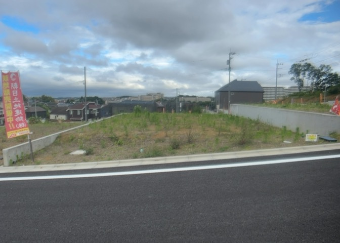 土地探しをしていると都市計画区域という言葉を目にすると思います。法律によって、都道府県知事や国土交通大臣が指定するエリアのことを指しており、都市計画区域は市街化区域と市街化調整区域に分けられています。