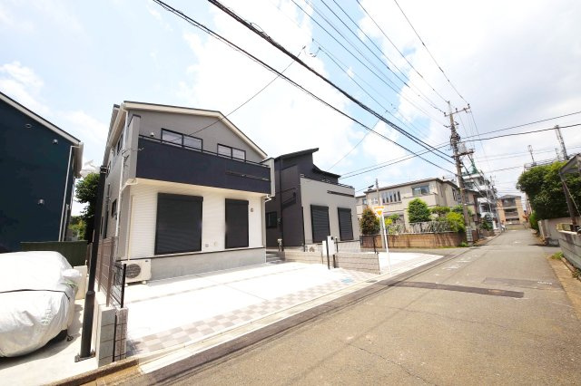 オープン外構で開放感あるお住まいです