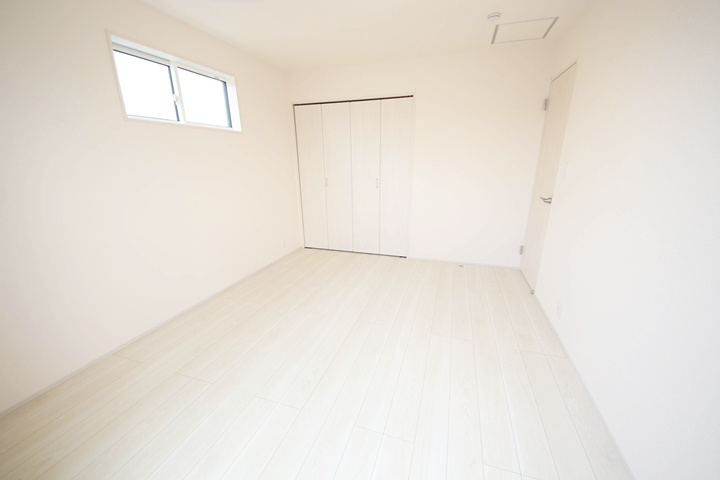 全居室2面採光でお部屋が明るく、便利な全居室収納付