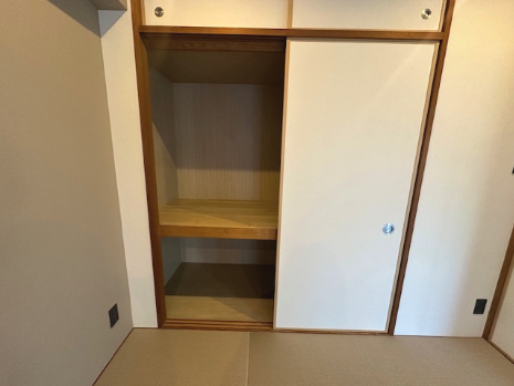 来客時の寝具や座布団の収納にも嬉しい和室6.0帖の押入。下の段はお子様も使いやすく、おもちゃ収納にもOK！