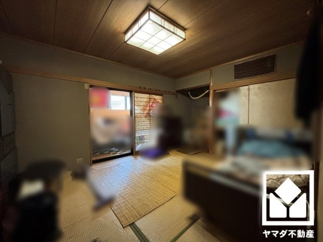 【和室】　大人数での来客やお子様の遊び場としても使える、使い勝手の良い落ち着いた空間です。