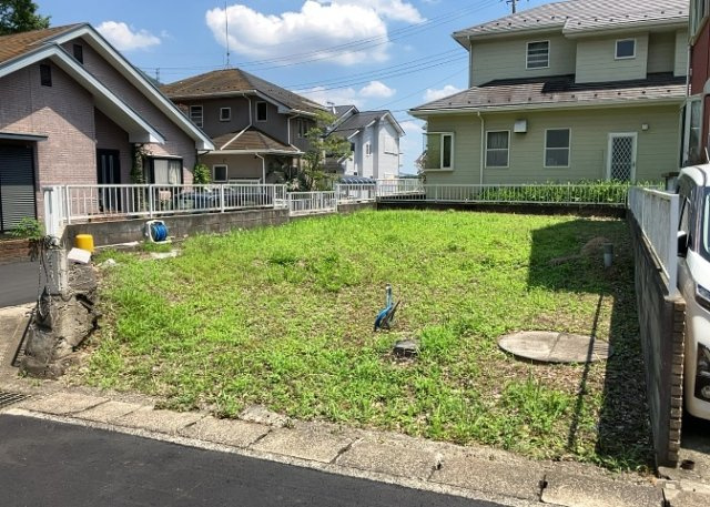 土地探しをしていると都市計画区域という言葉を目にすると思います。法律によって、都道府県知事や国土交通大臣が指定するエリアのことを指しており、都市計画区域は市街化区域と市街化調整区域に分けられています。