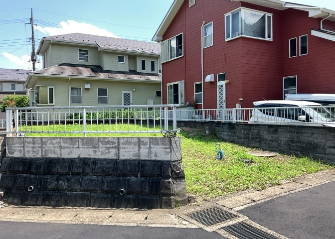 隣家の土地はどうなっているのか、生活利便施設が近くにあるのか、学校まで近いかなど、お客様のライフスタイルにあわせたイメージが重要です。また、近くにあると困る施設が近くにないかも確認するといいでしょう。