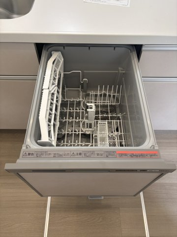 人気の食器洗い乾燥機付きのシステムキッチンです