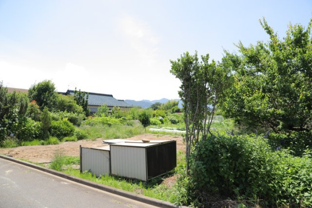 家を建てる前提で土地を探している場合、地盤の丈夫さは譲れない条件の一つです。地盤が脆弱だと追加工事が必要となります。また、過去に地盤沈下や液状化現象を起こした土地は、できるだけ避けた方がいいでしょう。