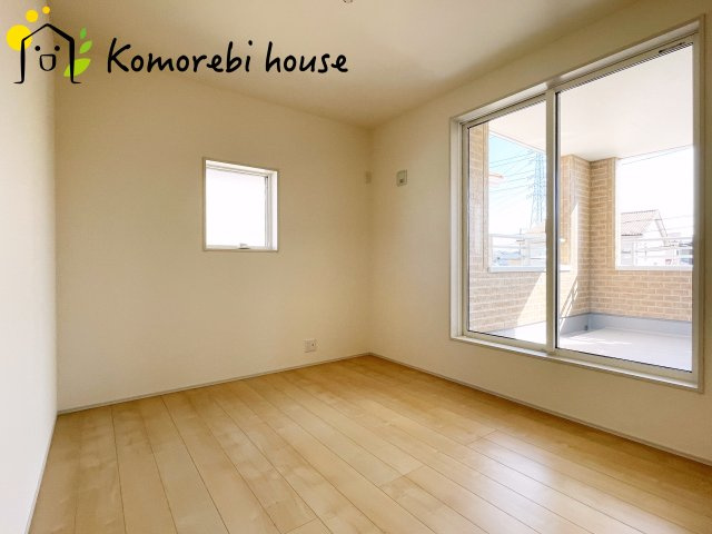 使い勝手のいい洋室です