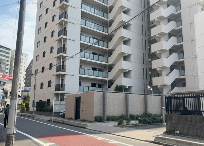 隣家の土地はどうなっているのか、生活利便施設が近くにあるのか、学校まで近いかなど、お客様のライフスタイルにあわせたイメージが重要です。また、近くにあると困る施設が近くにないかも確認するといいでしょう。