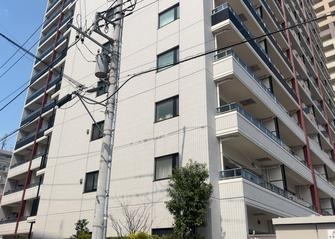 ＲＣ造、Reinforced　Concreteは直訳すると補強されたコンクリートです。主に柱や梁・床・壁が鉄筋とコンクリートで構成おり、鉄筋を組んだ型枠にコンクリートを流し込んで固めたものを指します。