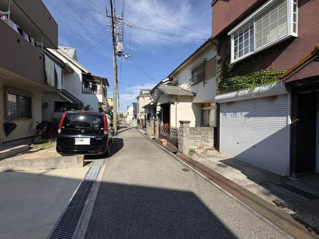 武庫川河川敷まで徒歩1分、芝生の緑と川の自然豊かな住環境です