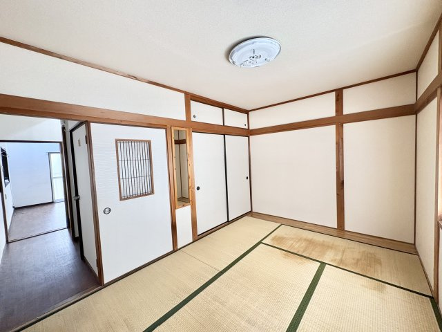 2階　和室6帖　令和2年6月クロス・襖張替