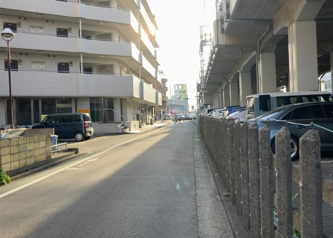 眺望の良さを楽しめるダイニングキッチンで家族団らんの時間を過ごしてはいかがでしょうか。バルコニーから見える景色を家族で眺める時間は、時間が経つのを忘れてしまいそうですね。是非、現地を見に行きましょう！