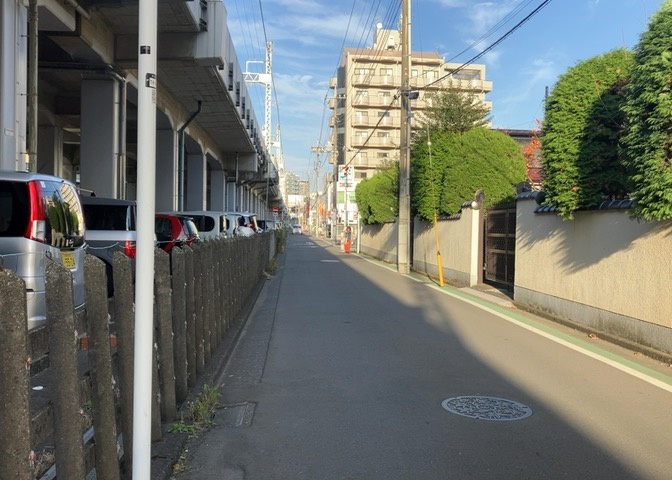 景色重視でお家選ぶをするとスーパーが遠い！学校が遠い！など生活をするうえで利便性で困ることもあります。まず一度現地を見学する際に、周辺の施設などがあるかを確認し、暮らし始めた後のことを想像しましょう。