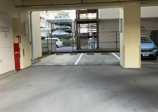 マンションの駐輪場は、事前に空きがあるか確認を取ると安心です。せっかく入居したのに駐輪スペースがない！なんてことになったら大変ですよね。そこで、内見時や購入前にはまず事前に確認しておくと良いでしょう。