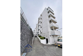 ホワイトキャッスル城南の外観