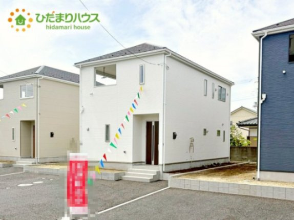 明るい光が差し込む開放感あふれる住まいです。