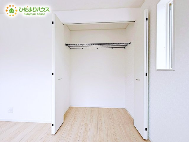 全室にクローゼットが付いていて、お部屋の住空間もスッキリ広々つかえそうです(^^)/
