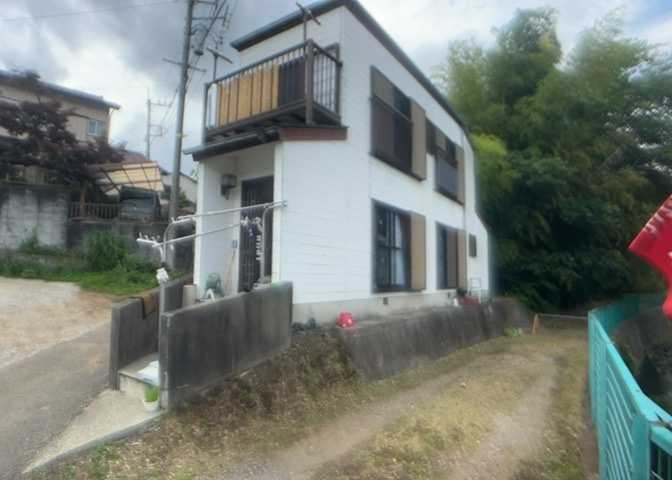 隣家の土地はどうなっているのか、生活利便施設が近くにあるのか、学校まで近いかなど、お客様のライフスタイルにあわせたイメージが重要です。また、近くにあると困る施設が近くにないかも確認するといいでしょう。
