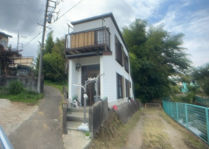 眺望を気にして物件を探す場合、前面に建物が建っていないか現地で確認しましょう！前面に建物があると景色はもちろん、日当たりや風通しにも影響が出てきます。住んだ時のことを想像しながら現地見学をしましょう。