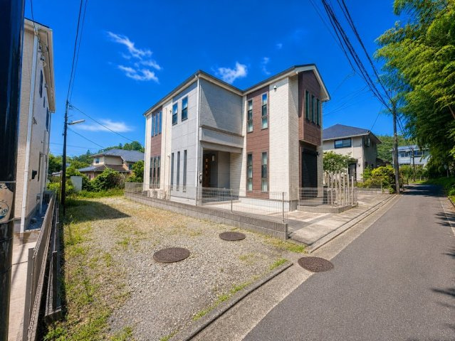 ◆前面道路も幅員があり車の運転も安心！前面道路は閑静な住宅地。車通りの少ない道路です。お子様にも安心です