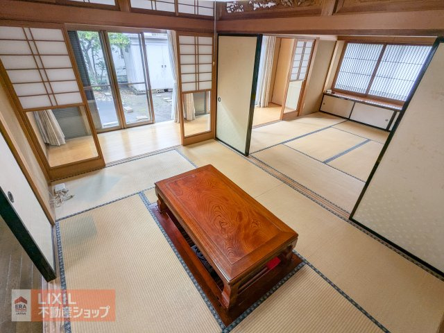 堀りごたつになっております