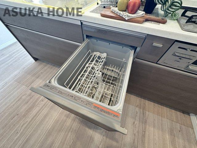 家事の時短にも役立つ食器洗浄乾燥機を標準装備♪