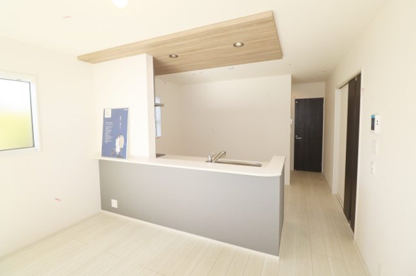 【郡山市安積荒井２丁目　　　１号棟　　　安積第１小学校、安積中学区のキッチン】