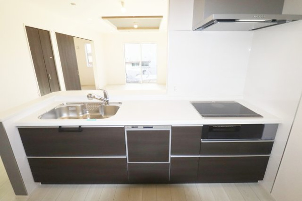 【郡山市安積荒井２丁目　　　１号棟　　　安積第１小学校、安積中学区のキッチン】