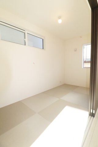 【郡山市安積荒井２丁目　　　１号棟　　　安積第１小学校、安積中学区の和室】