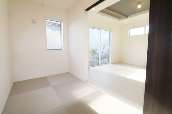 【郡山市安積荒井２丁目　　　１号棟　　　安積第１小学校、安積中学区の和室】