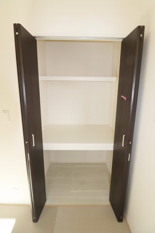 【郡山市安積荒井２丁目　　　１号棟　　　安積第１小学校、安積中学区の収納】