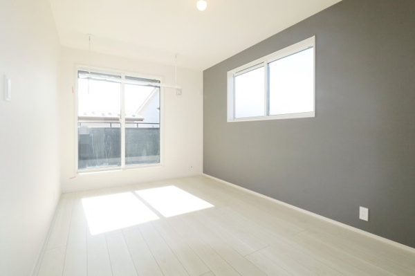 【郡山市安積荒井２丁目　　　１号棟　　　安積第１小学校、安積中学区の洋室】