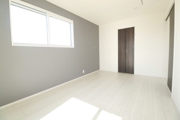 【郡山市安積荒井２丁目　　　１号棟　　　安積第１小学校、安積中学区の洋室】