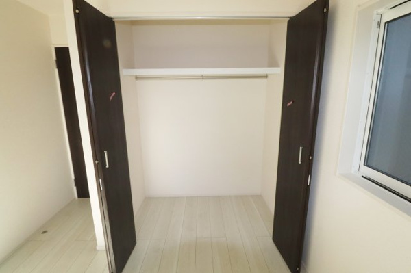 【郡山市安積荒井２丁目　　　１号棟　　　安積第１小学校、安積中学区の収納】