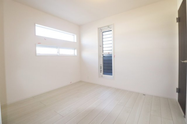 【郡山市安積荒井２丁目　　　１号棟　　　安積第１小学校、安積中学区の洋室】