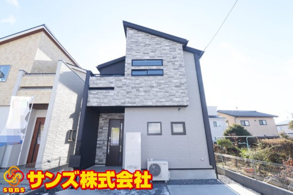 【郡山市安積荒井２丁目　　　１号棟　　　安積第１小学校、安積中学区の外観】